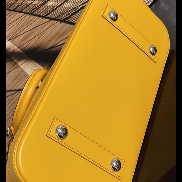 Louis Vuitton Epi Leather Alma PM Bag SALE FIRM - Picture 5 of 8